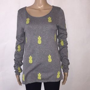 Old Navy Sweaters - Old Navy grey and pineapple scoop neck sweater Sz Old Navy Sweaters - Old Navy grey and pineapple scoop neck sweater Sz